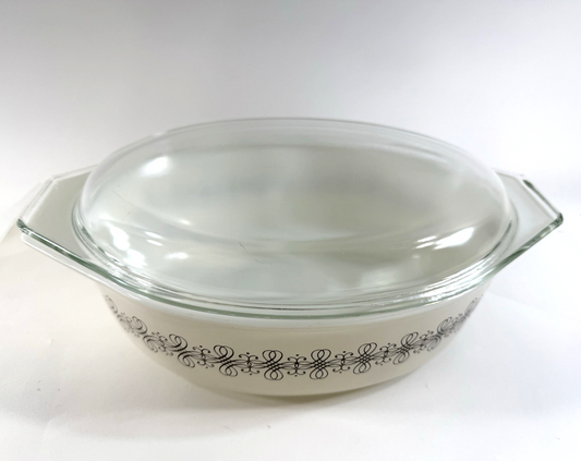 Vintage 1965 Pyrex Empire Scroll 045 Casserole Dish with Lid (2-1/2 Qt)