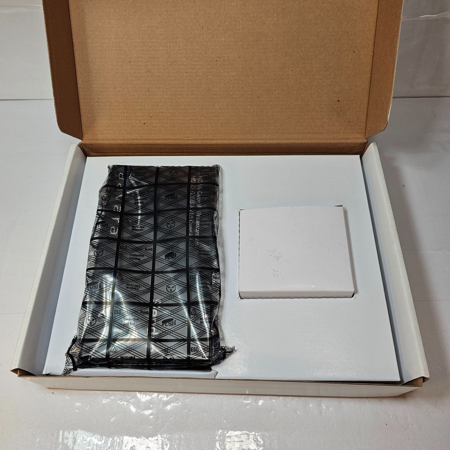 Aavara Sender PB7000-SE HDMI Over IP Broadcaster HDMI/USB KVM no AC-adapter req.