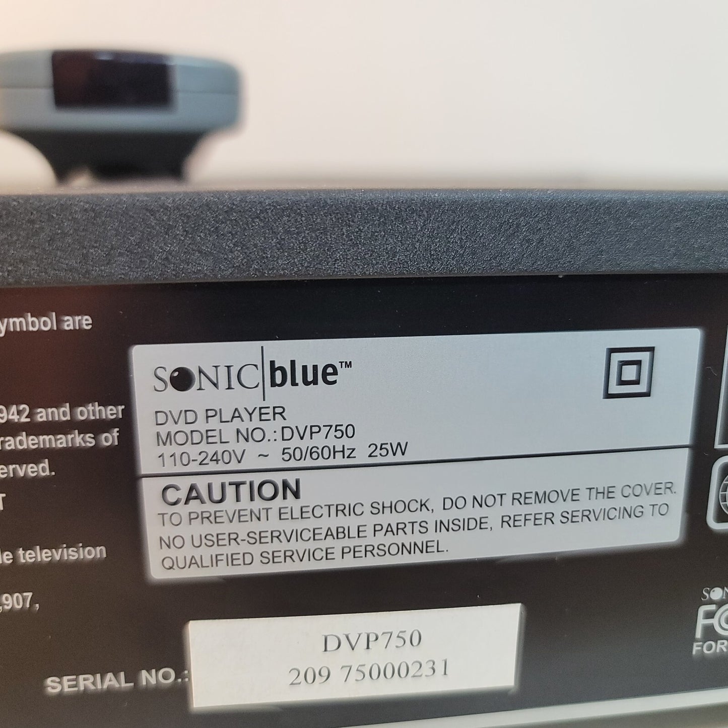 SonicBlue Go Video DVP750 DVD Video CD MP3 Player With Remote