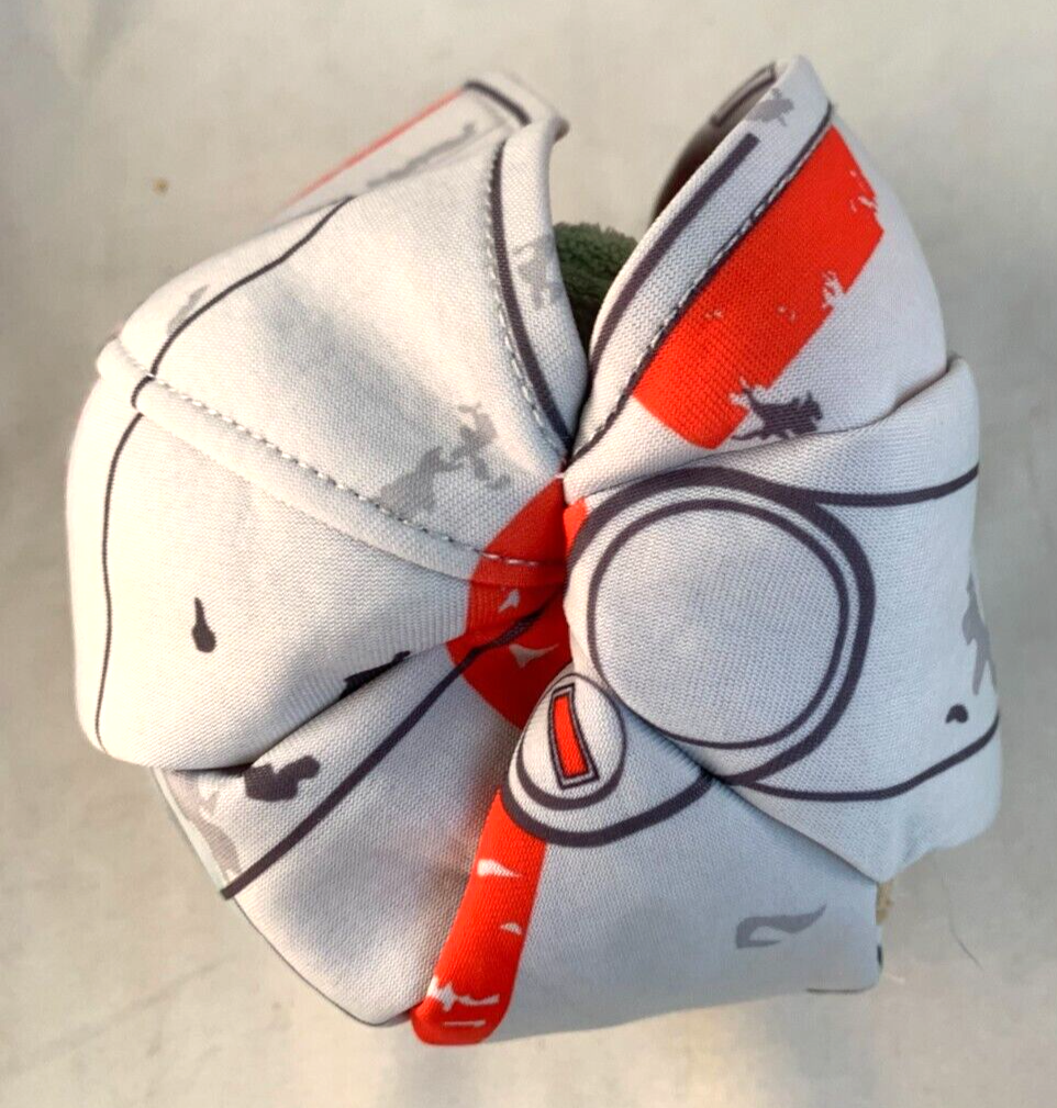 Star Wars Mandalorian The Child 2021 Bounty Collection Hideaway Puppet Plush Toy