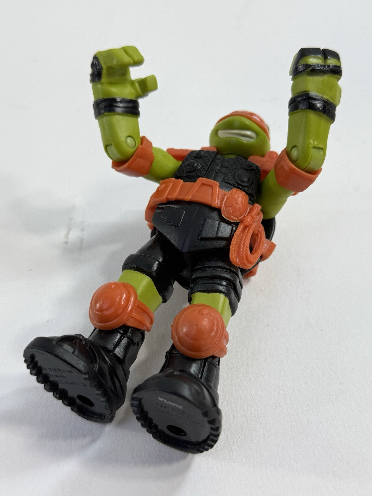 Playmates 2013 Teenage Mutant Ninja Turtles Stealth Tech Michelangelo Figure