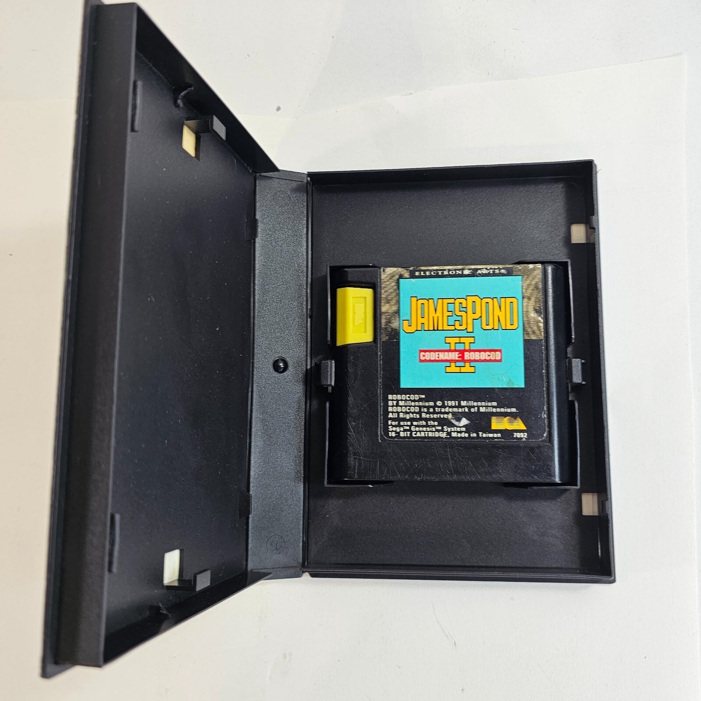 James Pond II: Codename RoboCod (Sega Genesis, 1993) Game and Case - Tested