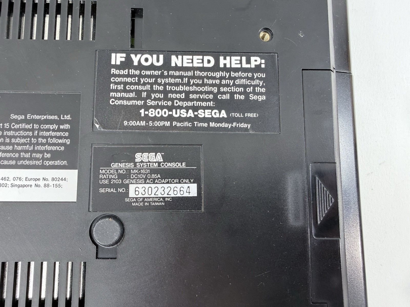 Sega Genesis MK-1631 Model 2 Console, Controller, + Cables - Tested and Working
