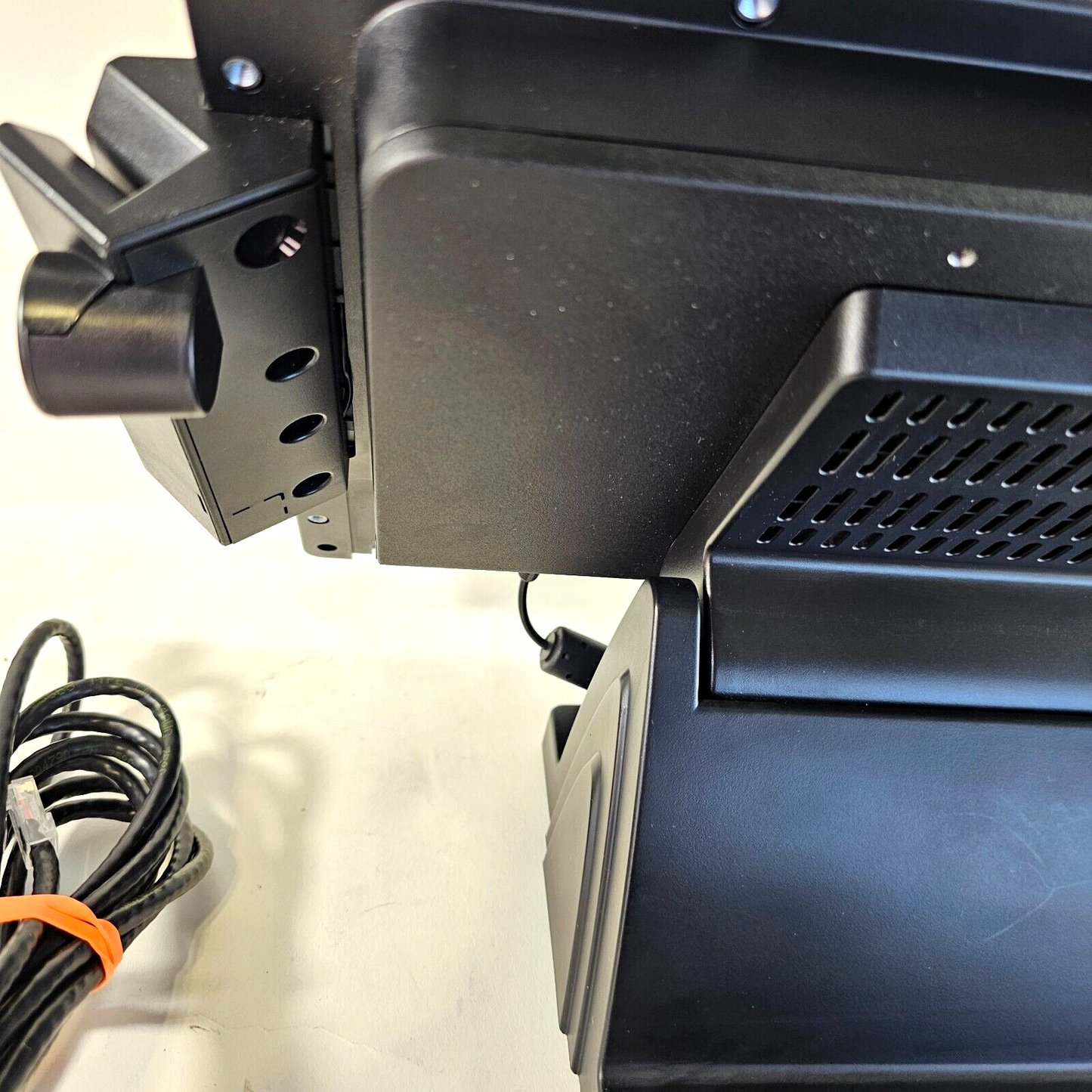 Revention HungerRush 360 HR 5686 Restaurant Point-of-Sale Computer - Tested