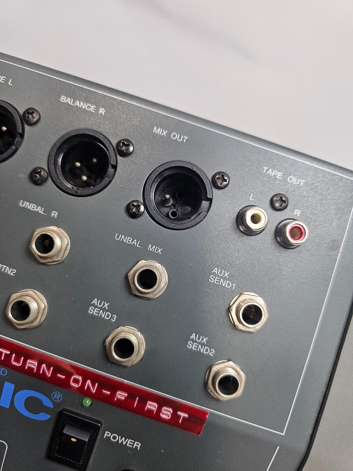 Phonic PMC-1602B 16-Channel Mixing Console - Local Pickup - Read