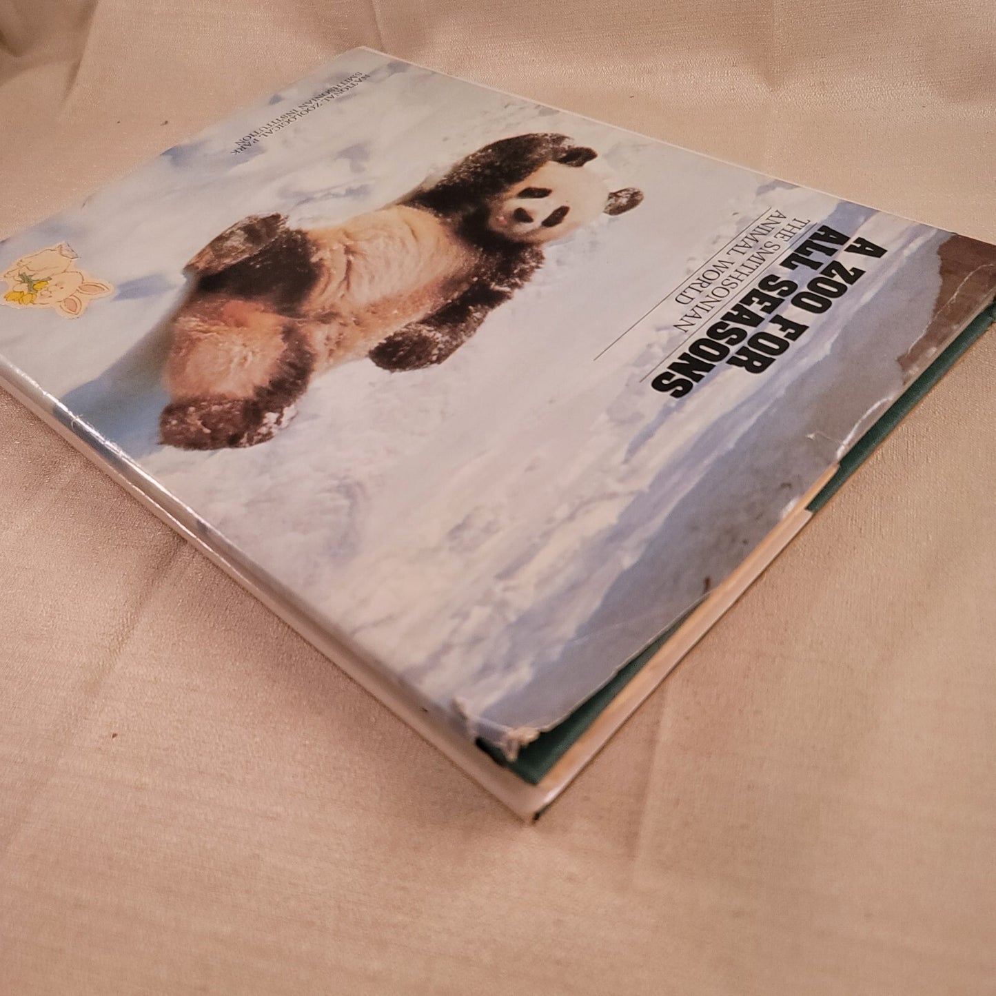 A Zoo For All Seasons: The Smithsonian Animal World