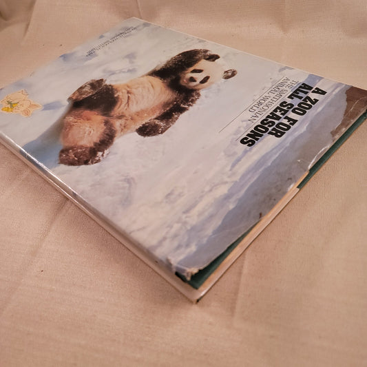A Zoo For All Seasons: The Smithsonian Animal World