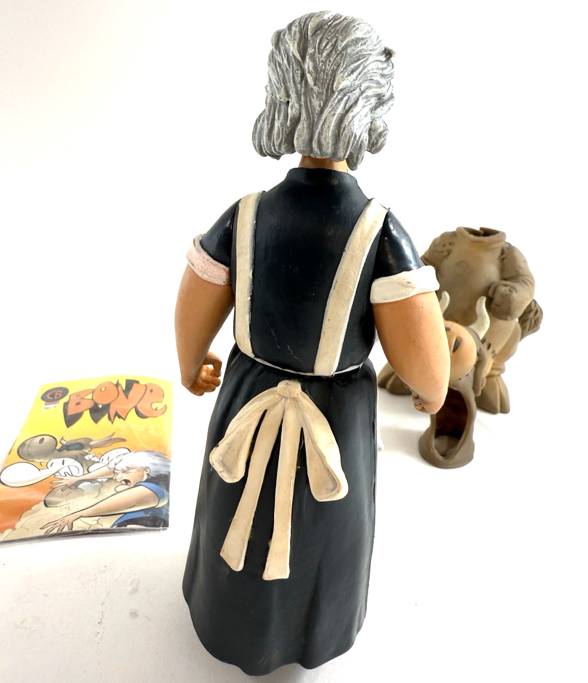 Bone 2000 Action Figure Series 2 Gran'ma Ben, Mystery Cow Suit and mini comic