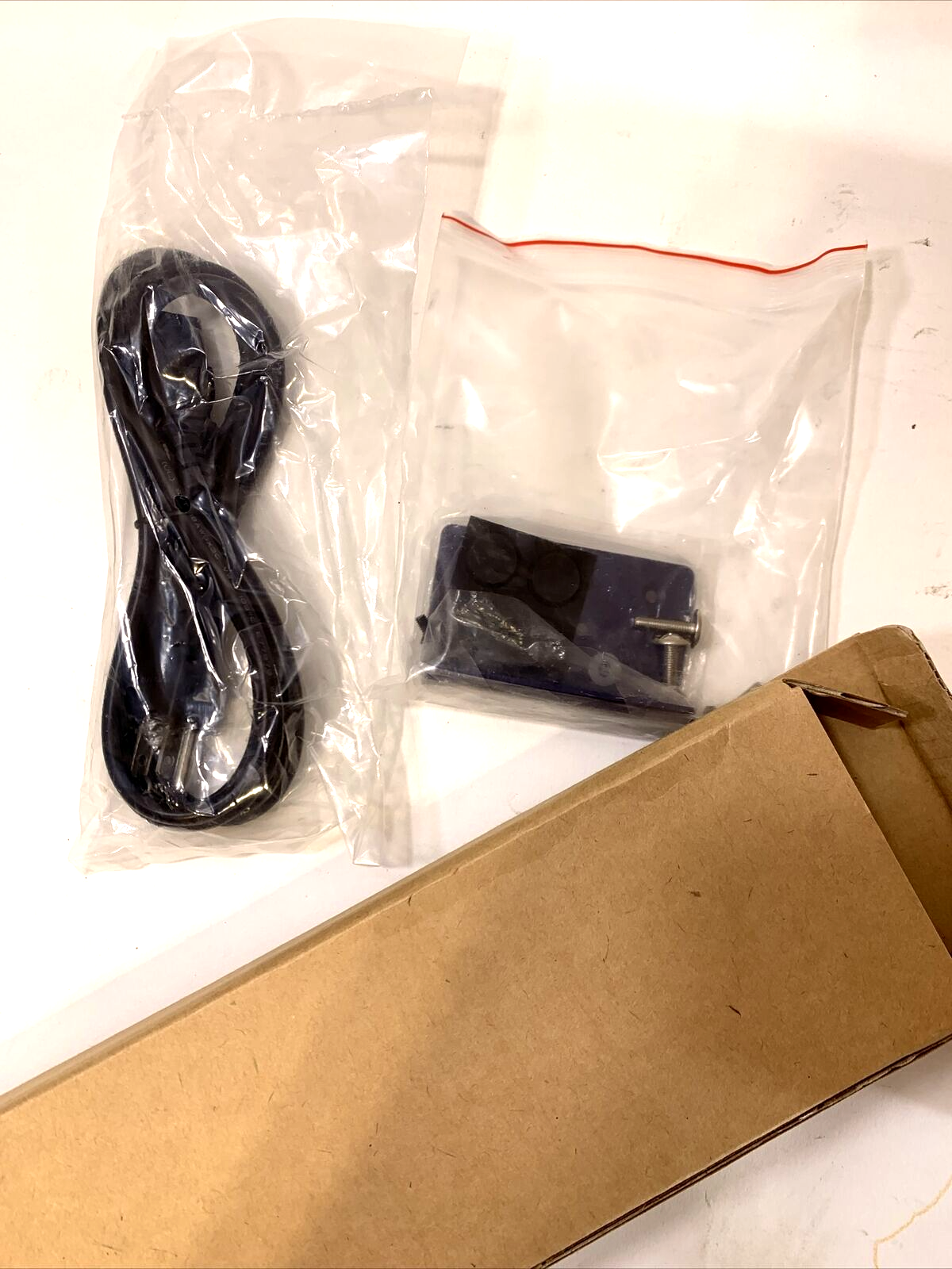 Netgear FS750NA -  48-Port Switch - 2 Gig Slots - New, Open Box