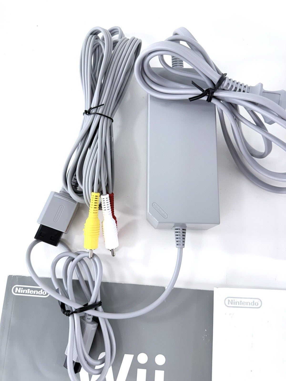 Nintendo Wii RVL-001 GameCube Compatible Console, Accessories, Game - Tested