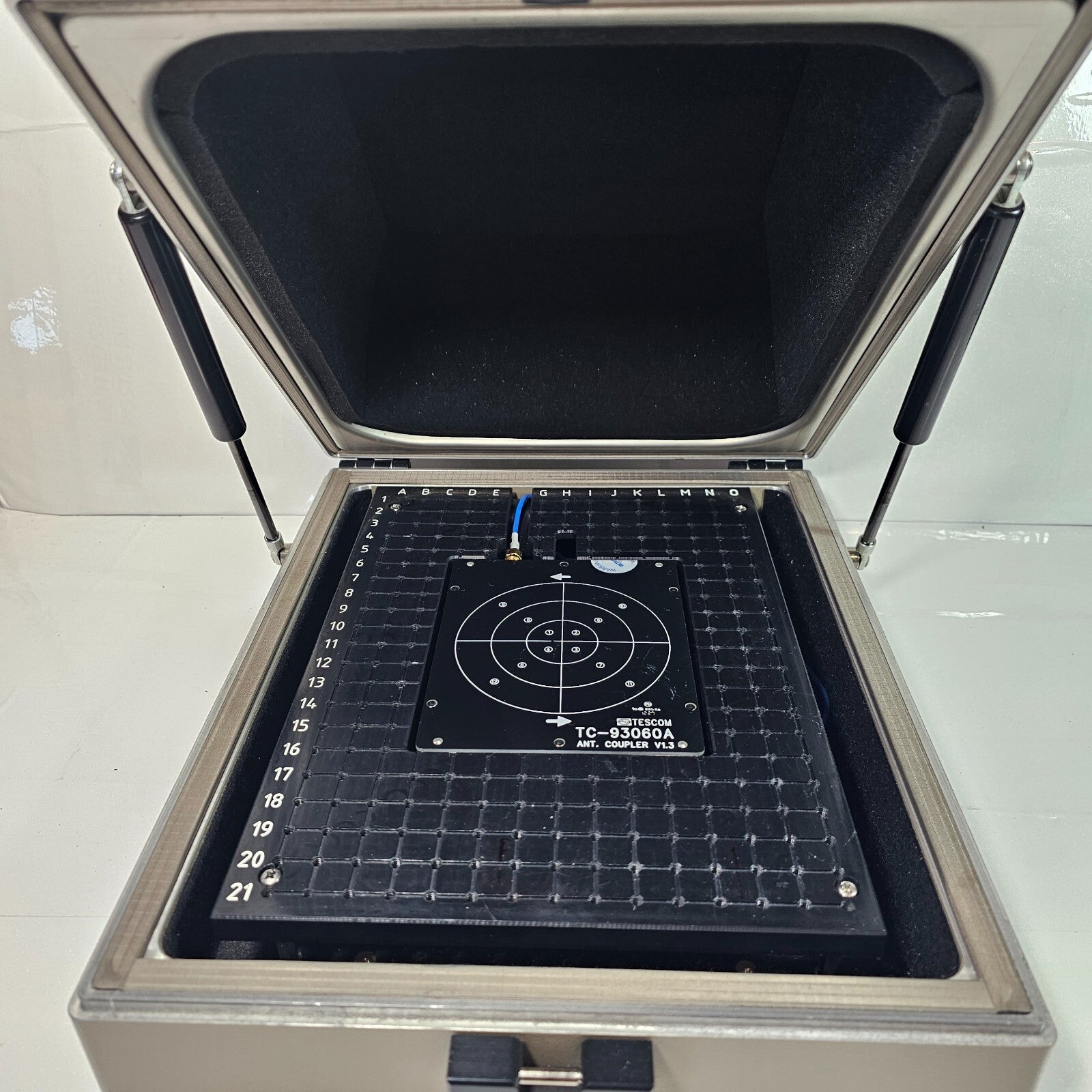 TESCOM TC-5915A RF Shield Box Radio Frequency Test Equipment Laboratory Telecom