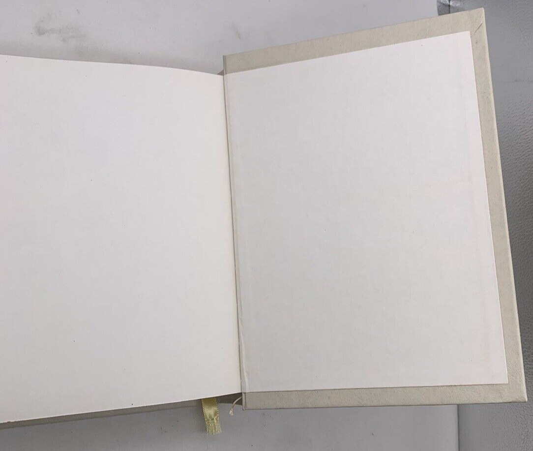 Large Vintage White & Gold Holy Bible Red Letter 1976 Keepsake Family Edition