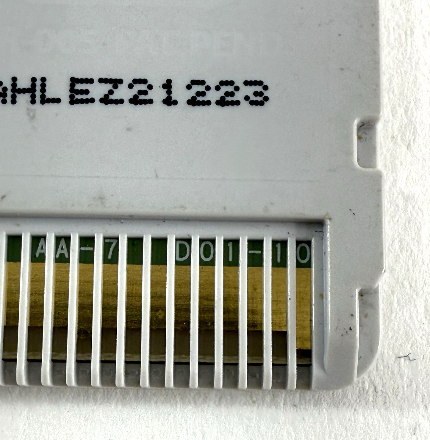 Hello Kitty Picnic w/ Sanrio Friends (Nintendo 3DS, 2012) Game Cartridge & Case