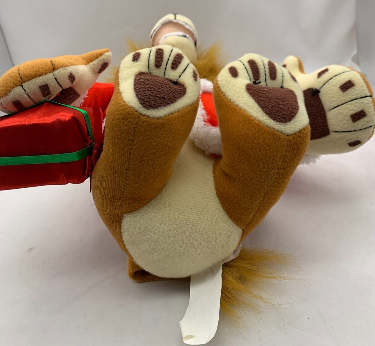 Gemmy 2009 Dreamworks Merry Madagascar 16" Alex the Lion Holiday Plush