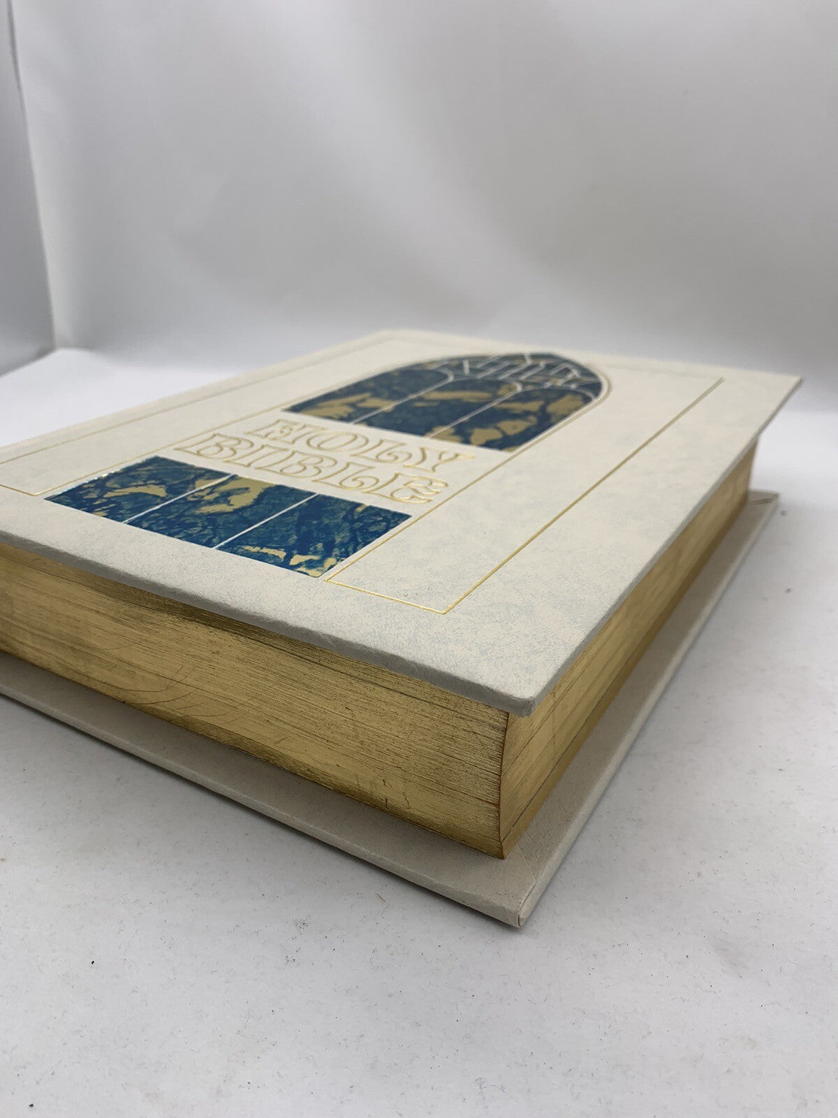 Large Vintage White & Gold Holy Bible Red Letter 1976 Keepsake Family Edition