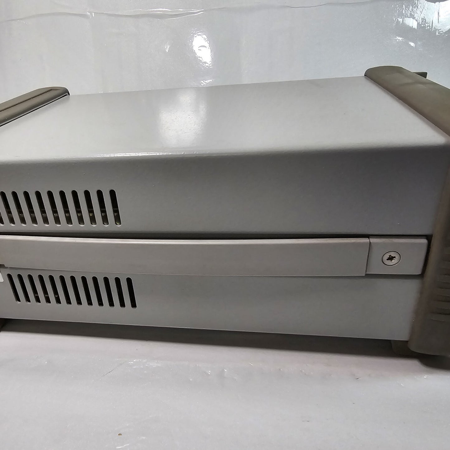 Agilent E3648A Dual Output DC Power Supply 0-8V,5A/0-20V,2.5A - Tested - 2488