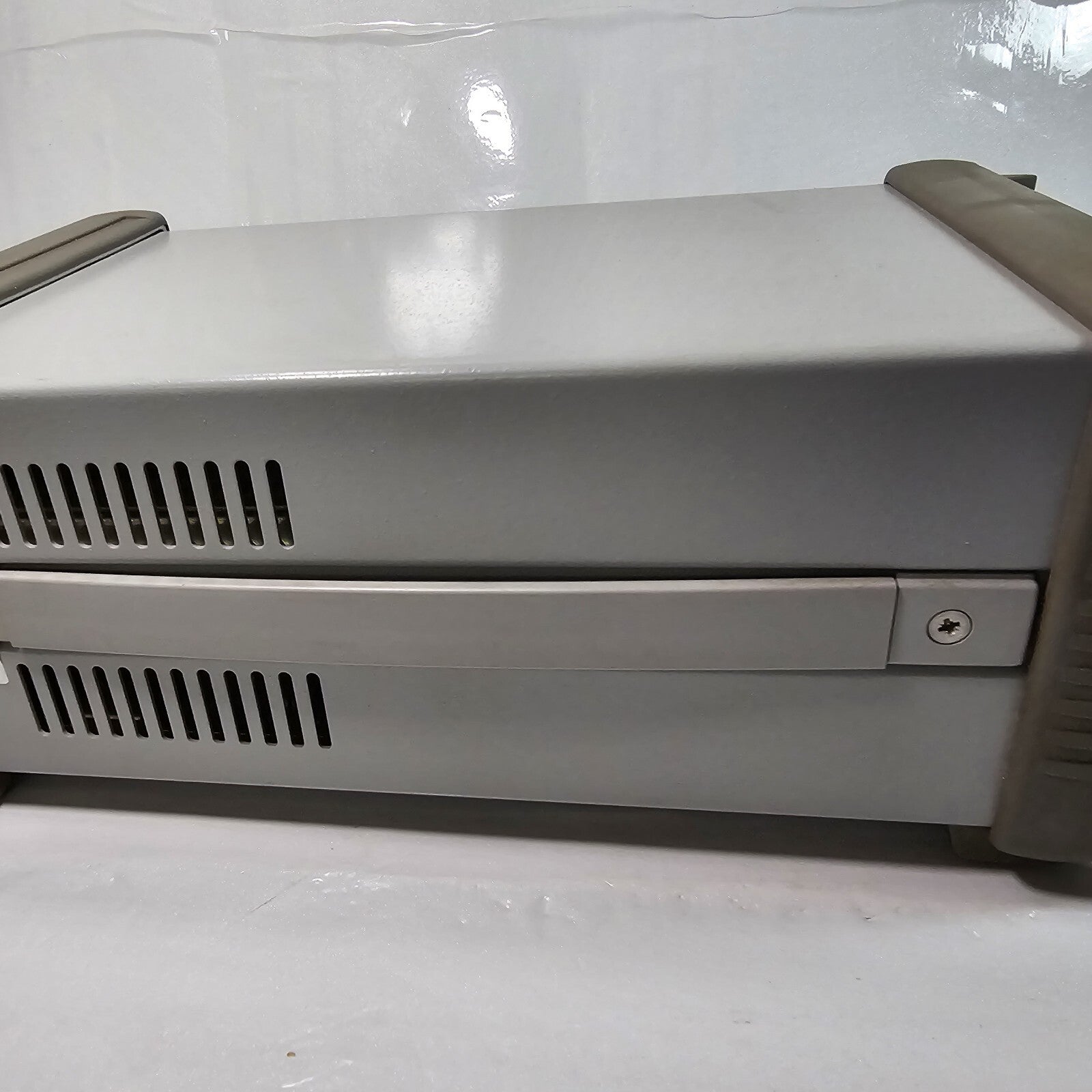 Agilent E3648A Dual Output DC Power Supply 0-8V,5A/0-20V,2.5A - Tested - 2488