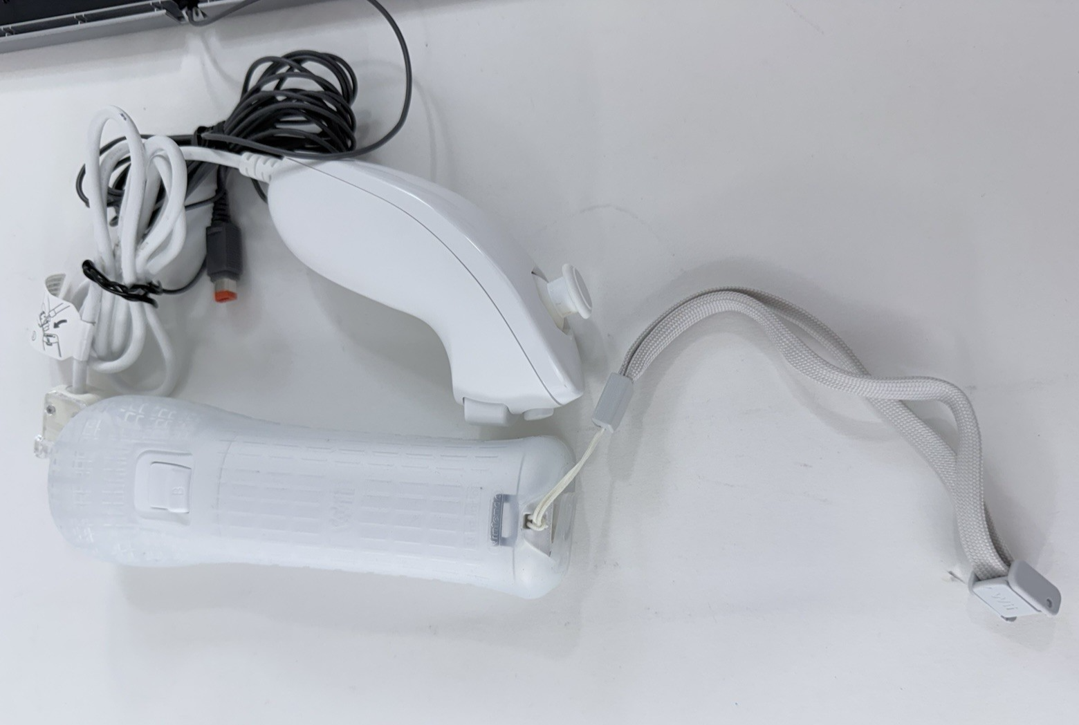 Nintendo Wii RVL-001 GameCube Compatible Console and Accessories - Tested