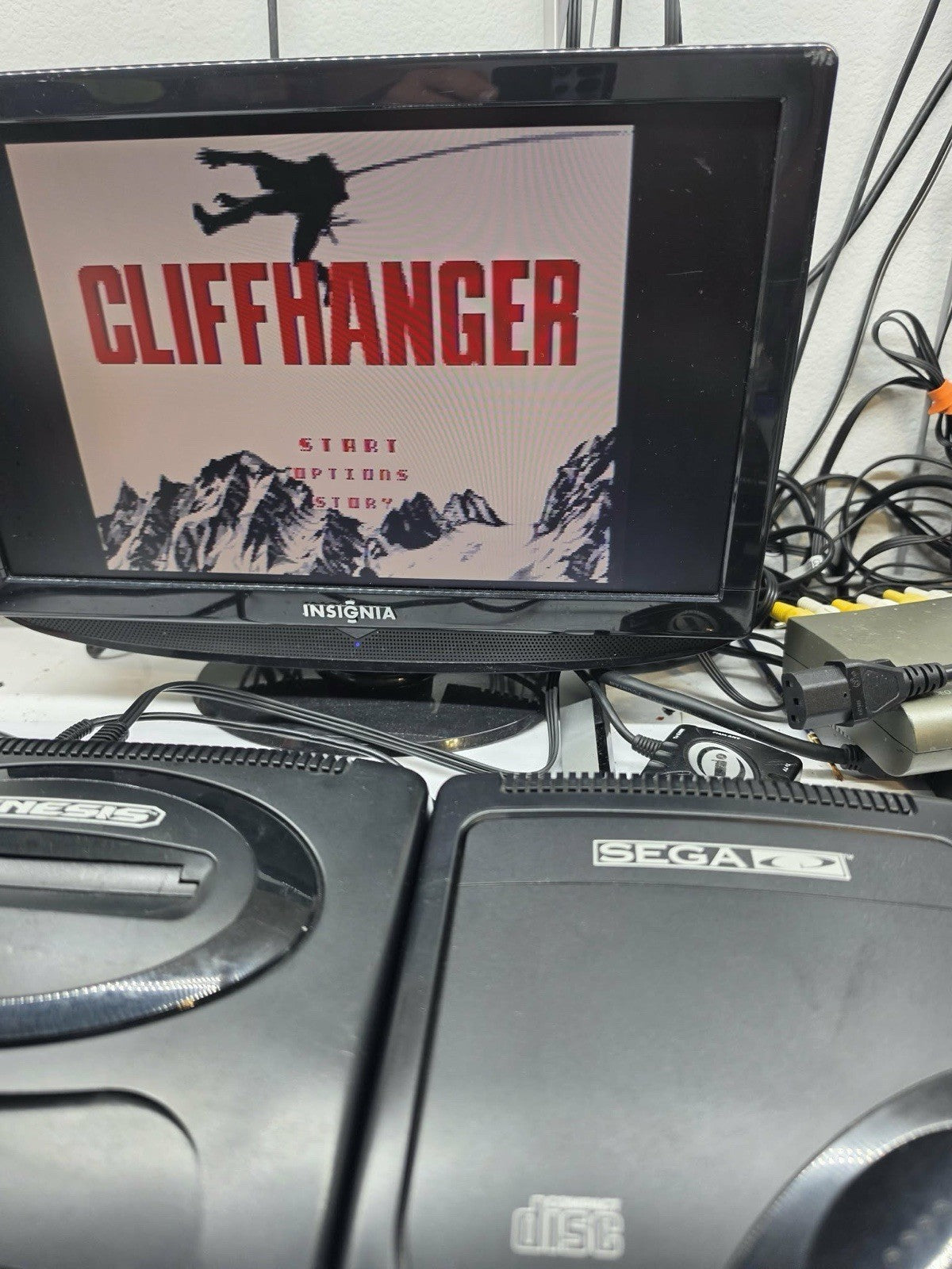 Cliffhanger (Sega CD, 1993) Game Disc and Manual - Tested - Read