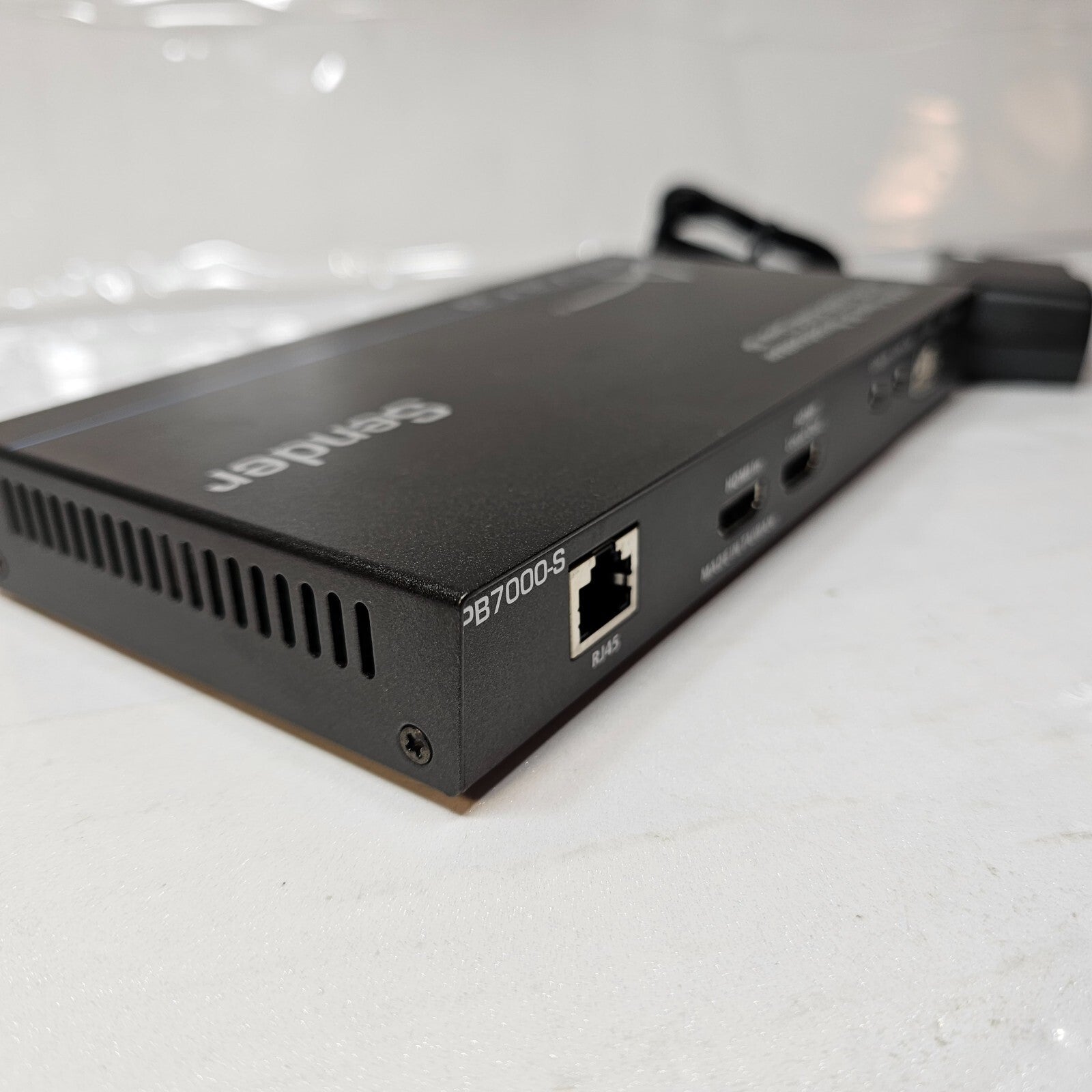 Aavara Sender PB7000-SE HDMI Over IP Broadcaster HDMI/USB KVM no AC-adapter req.