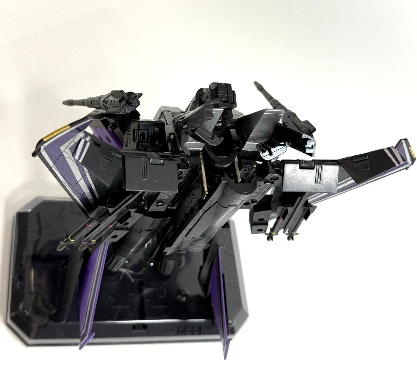 Hasbro Transformers Universe Masterpiece Skywarp G1 Series Action Figure + Box