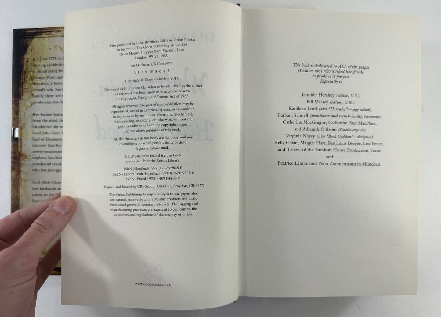 Outlander 8 Book Series, Graphic Novel, Outlandish Companion By Diana Galbadon