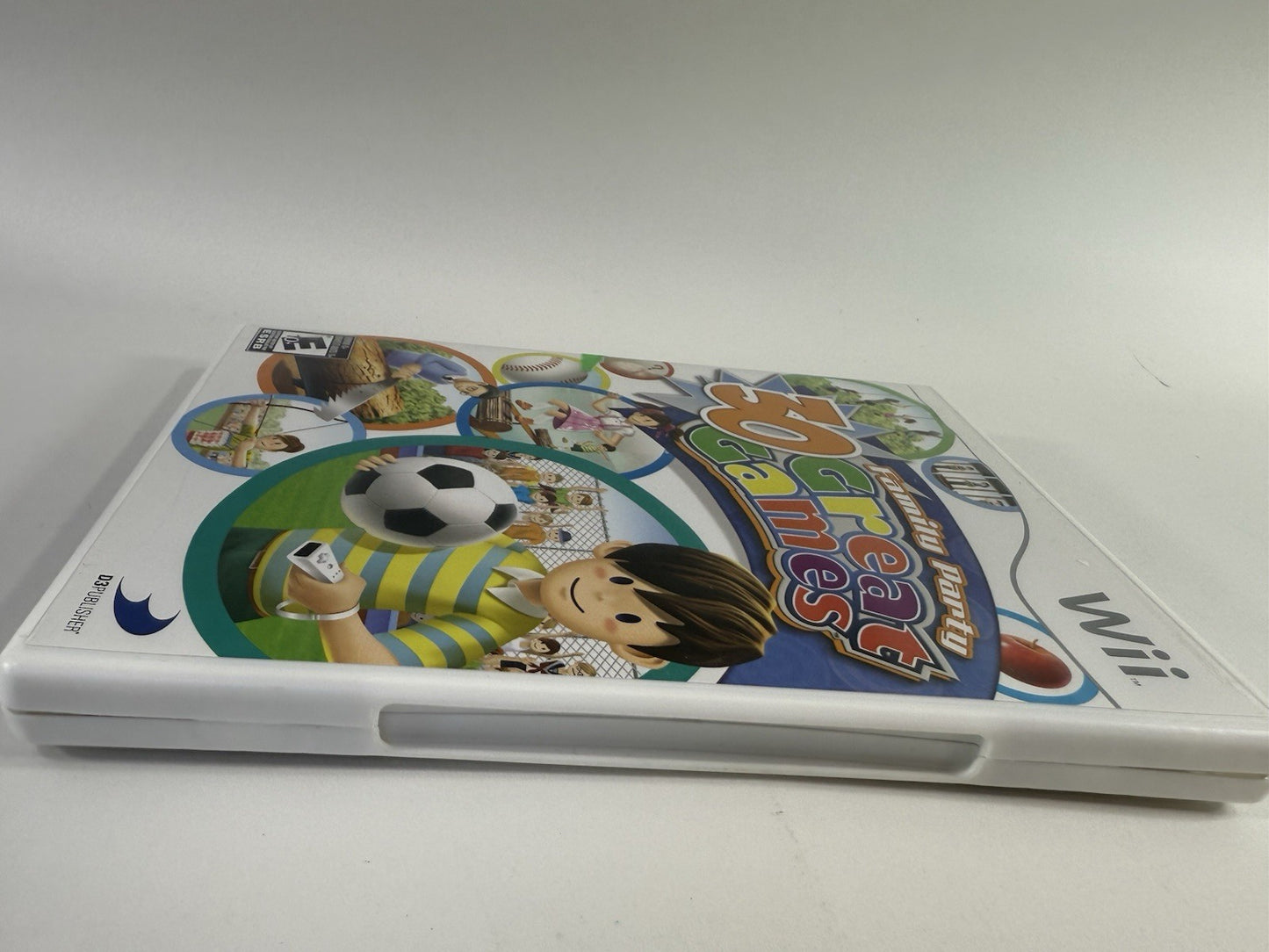 Family Party: 30 Great Games Outdoor Fun (Nintendo Wii, 2009) Game Case Manual