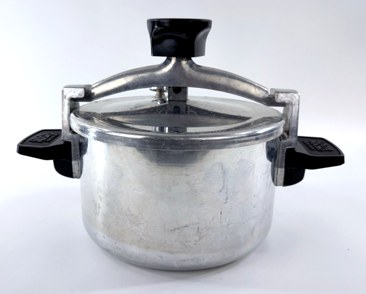 Wear-Ever Chicken Bucket 4 Qt, 3.8L Stove-Top Pressure Cooker Fryer Model 90024