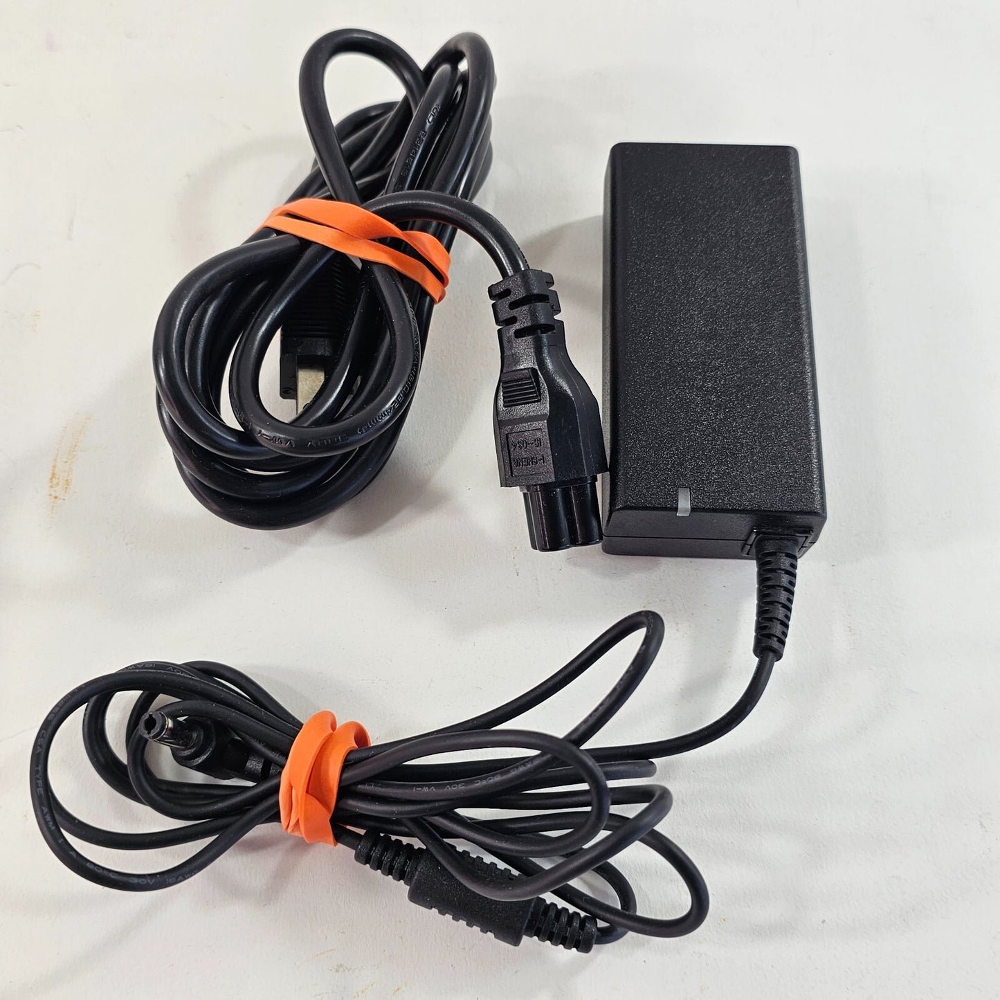 Delta Electronics ADP-65WH AC/DC Adapter 19V 3.42A - Tested and Working