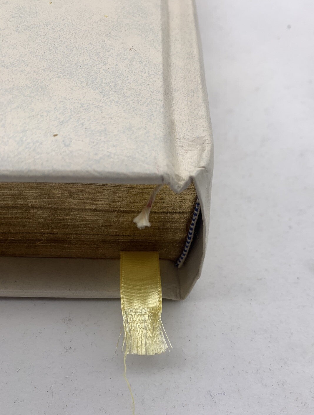 Large Vintage White & Gold Holy Bible Red Letter 1976 Keepsake Family Edition