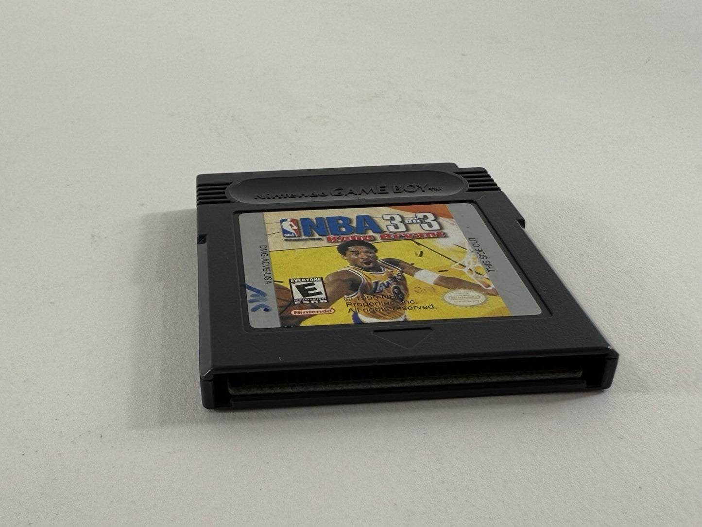 NBA 3 on 3 featuring Kobe Bryant (Nintendo GameBoy Color, 1999) Game Cartridge