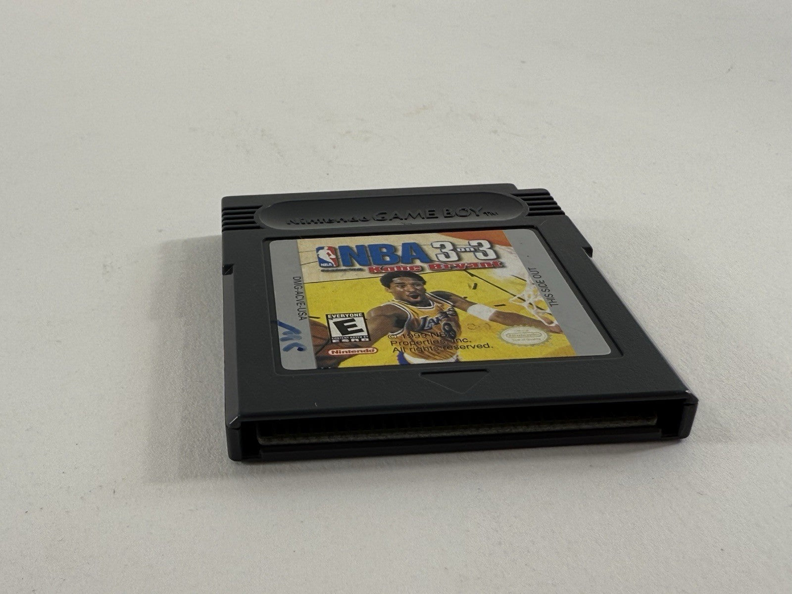 NBA 3 on 3 featuring Kobe Bryant (Nintendo GameBoy Color, 1999) Game Cartridge
