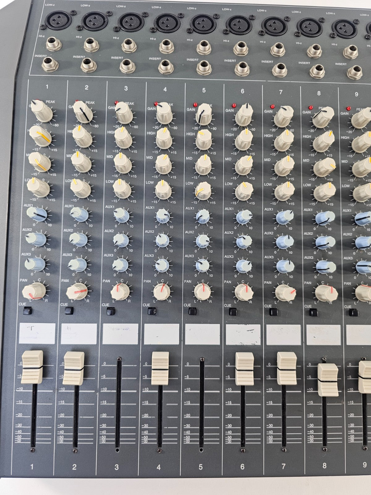 Phonic PMC-1602B 16-Channel Mixing Console - Local Pickup - Read