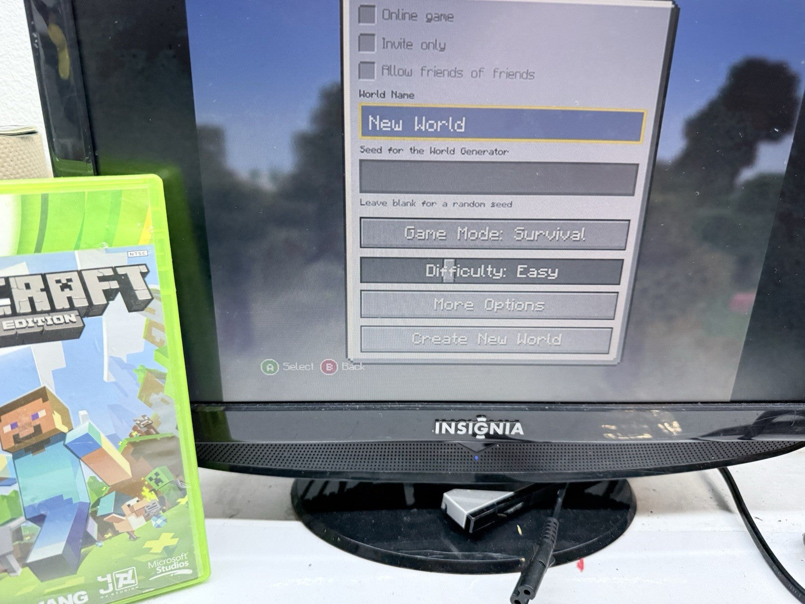 Minecraft (Microsoft Xbox 360, 2013) Game and Case - Tested and Working