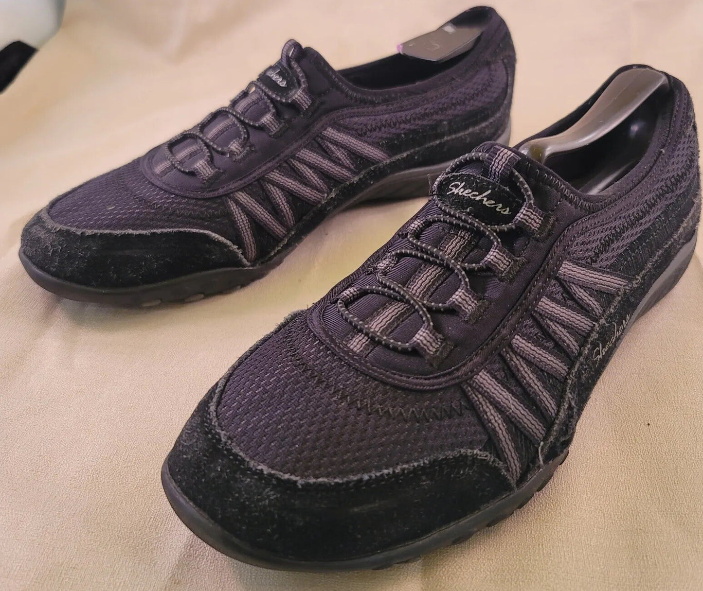 Skechers Women's Breathe Easy Relaxed Fit Memory Foam Shoes 23857 Size 8 Black