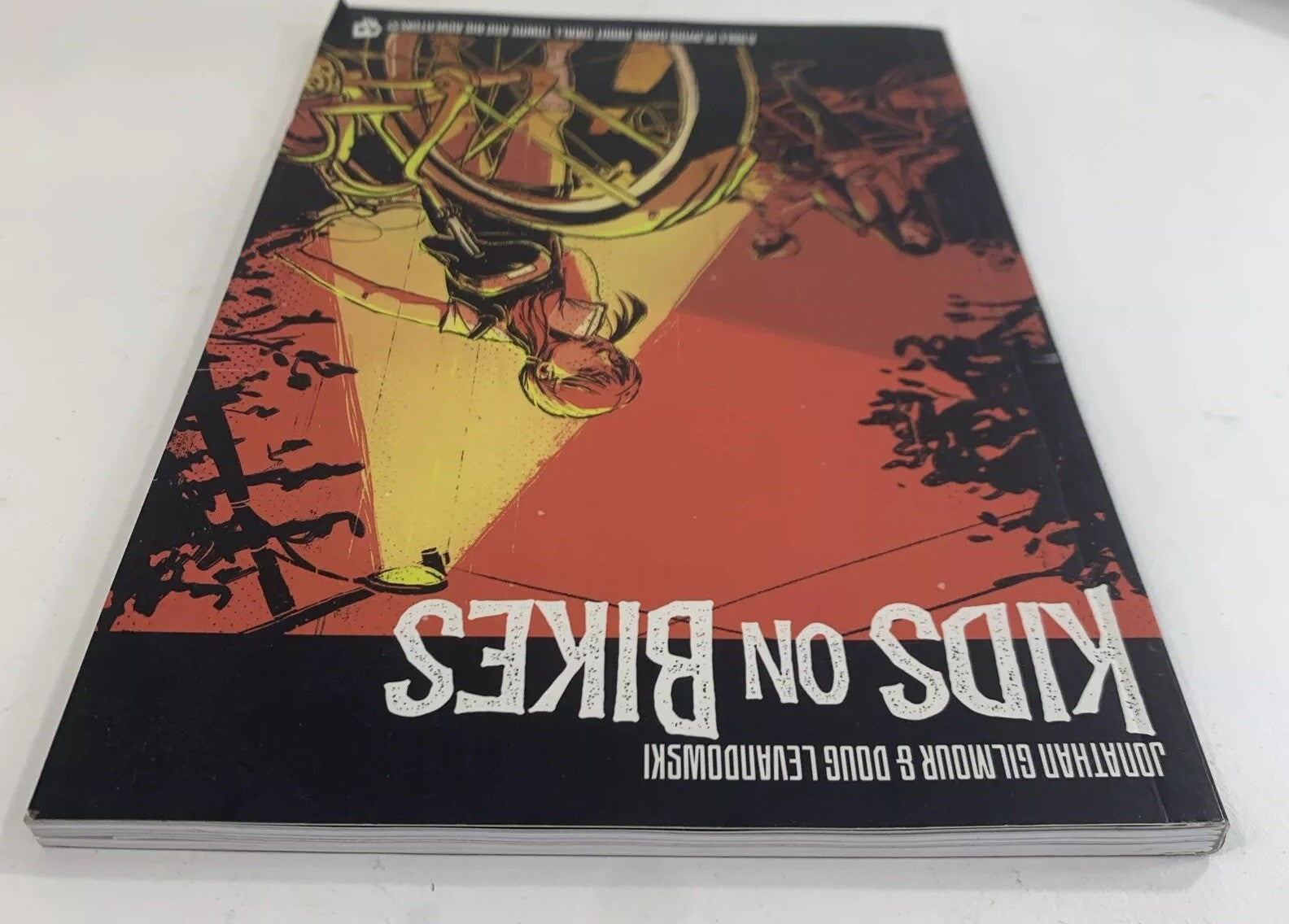 Kids on Bikes by Doug Levandowski and Jon Gilmour (2018, Trade Paperback)