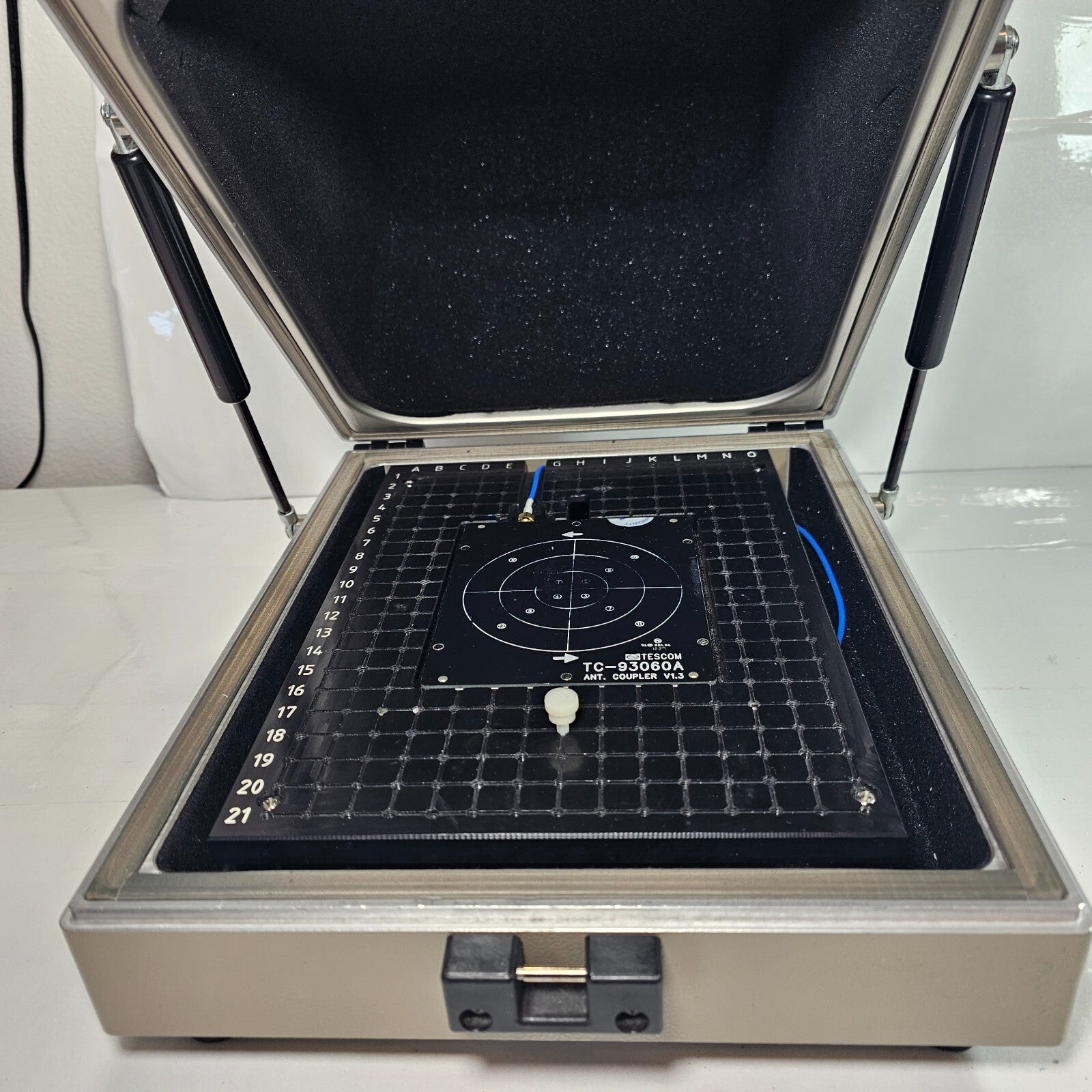 TESCOM TC-5915A RF Shield Box Radio Frequency Test Equipment Laboratory Telecom