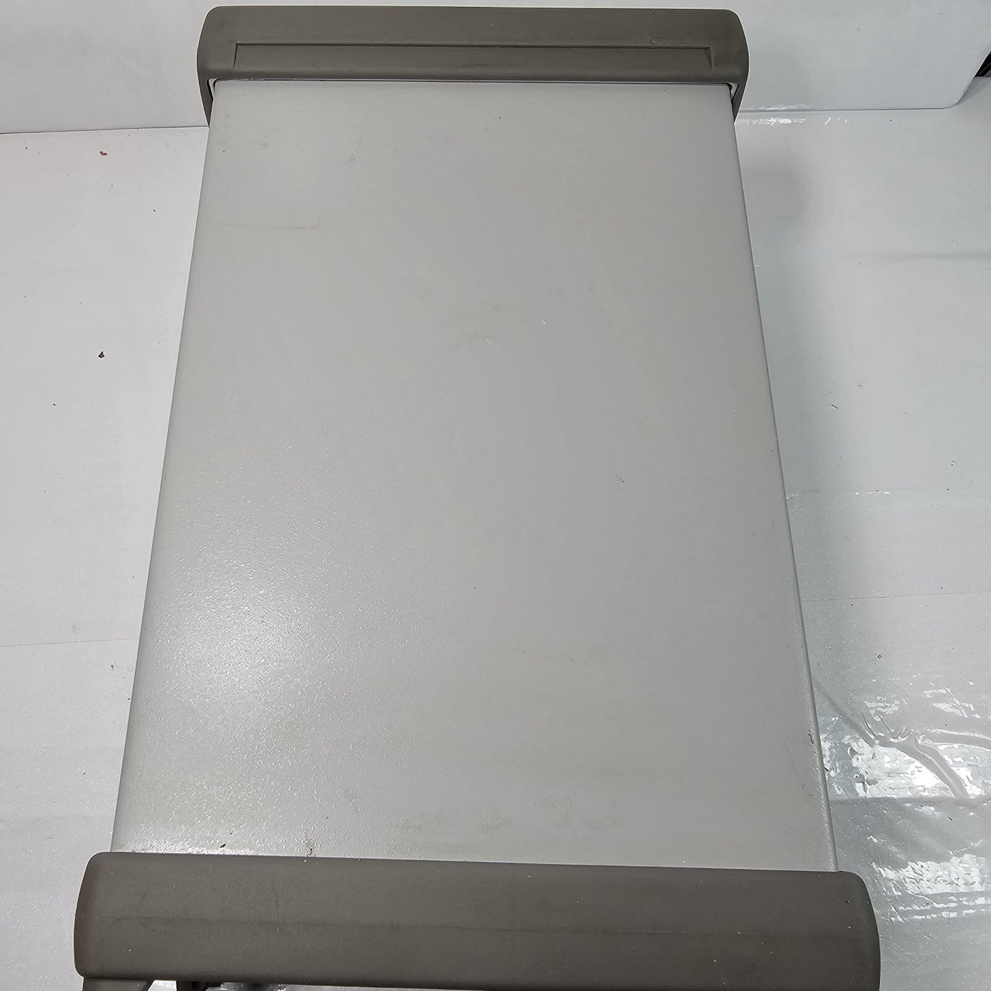Agilent E3648A Dual Output DC Power Supply 0-8V,5A/0-20V,2.5A - Tested - 4386