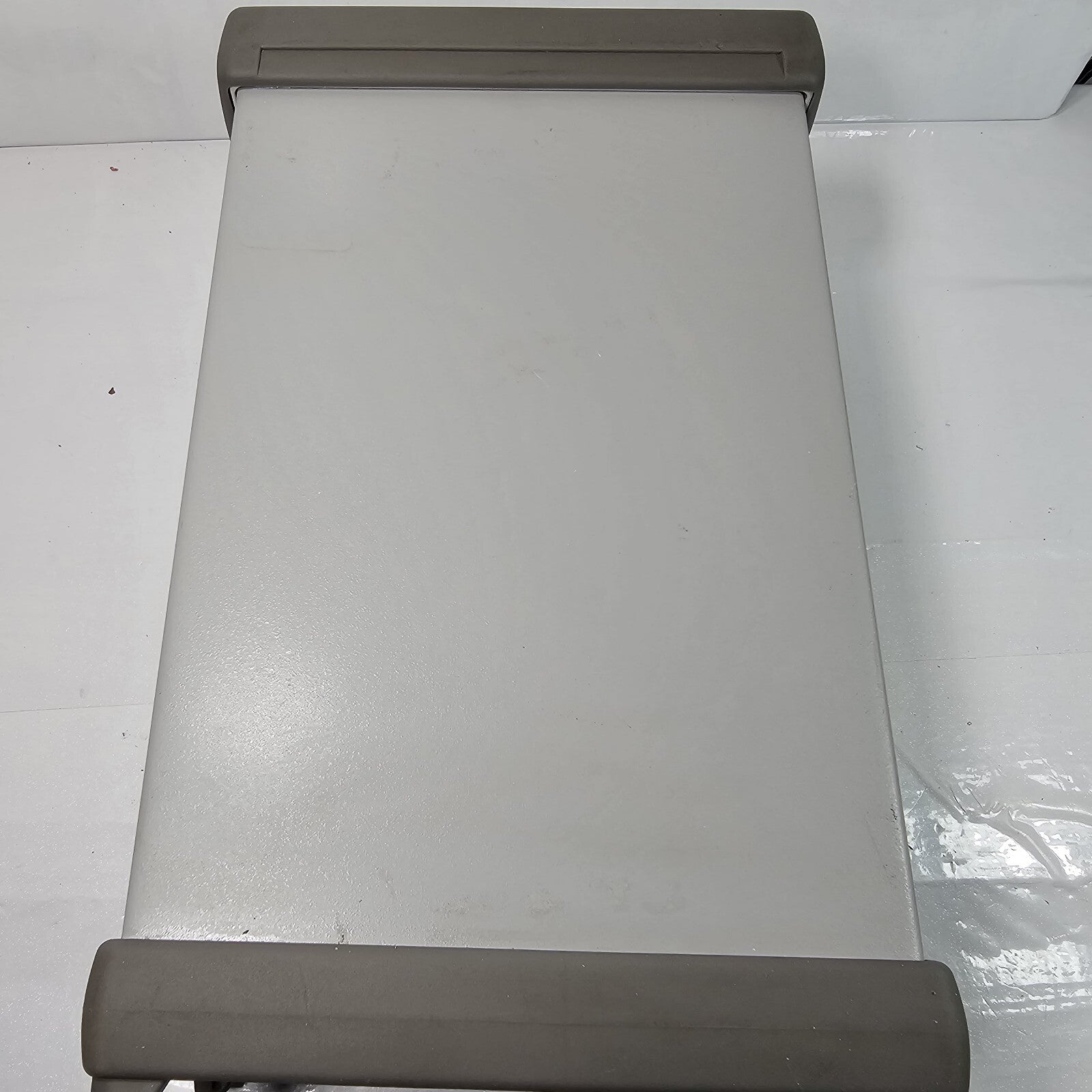 Agilent E3648A Dual Output DC Power Supply 0-8V,5A/0-20V,2.5A - Tested - 4386