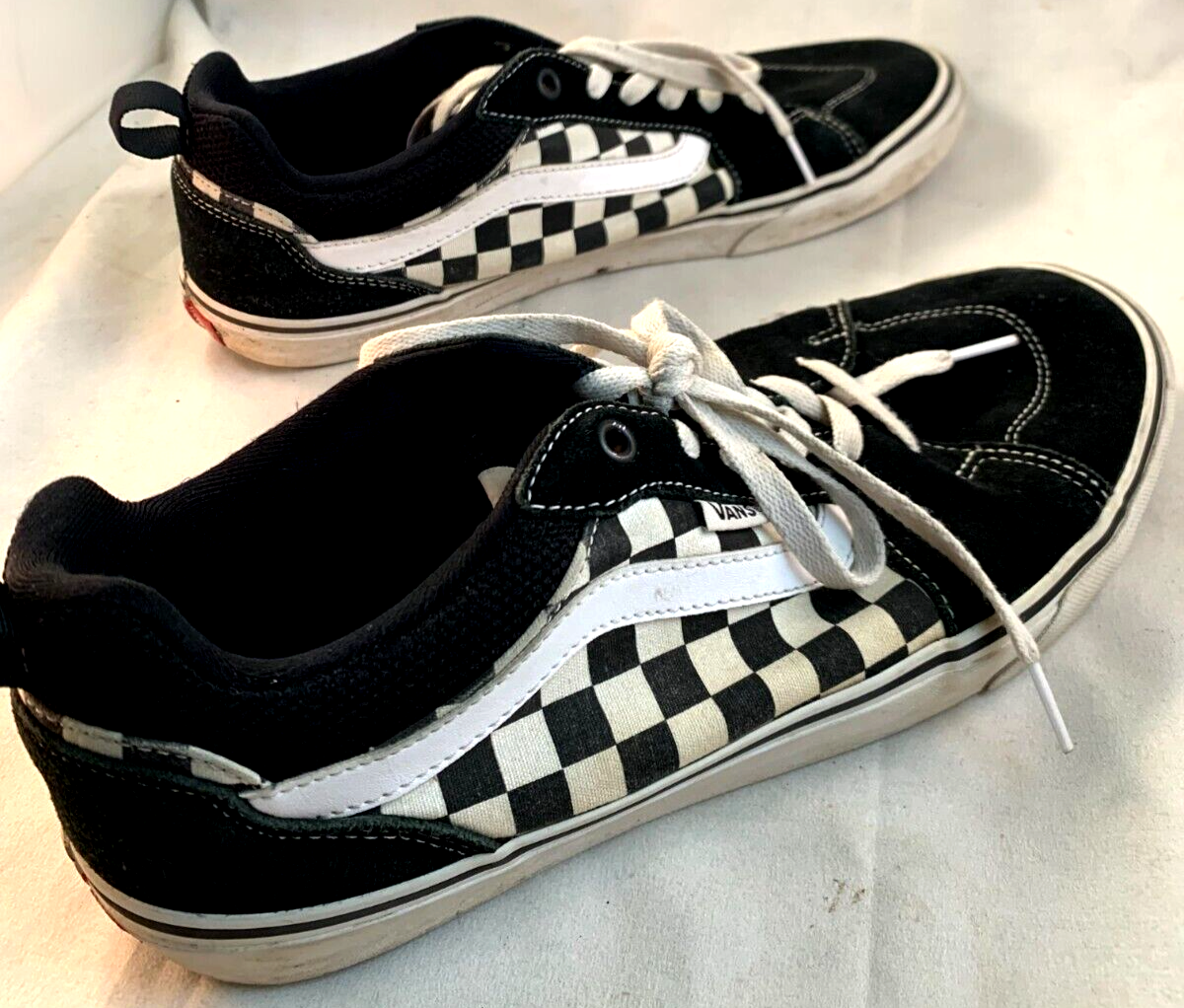 VANS Off the Wall Size 11.5 Mens Black and White Checkerboard Lace-Up Shoes