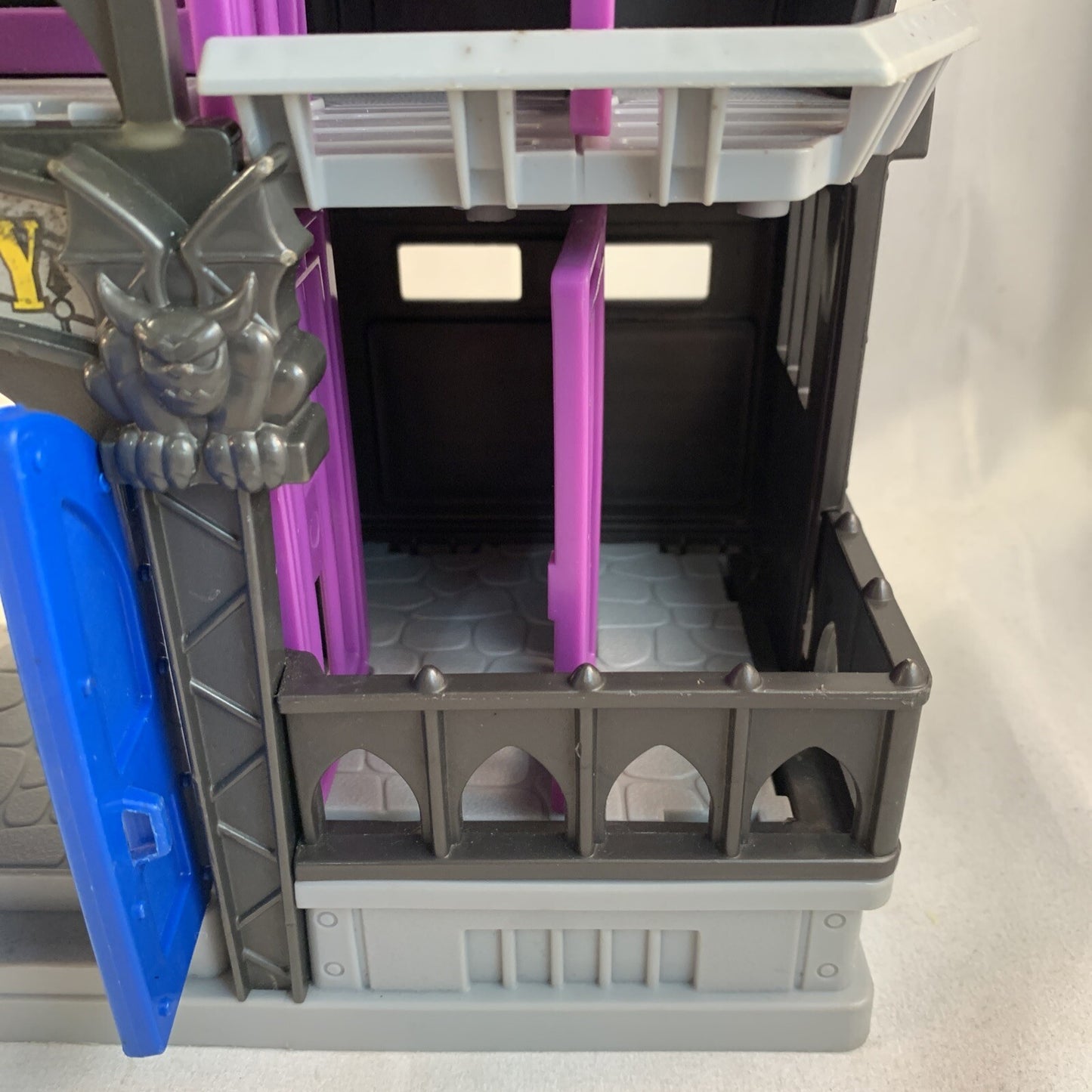 Imaginext 2012 Batman Gotham City Jail Playset DC Super Friends by Fisher Price