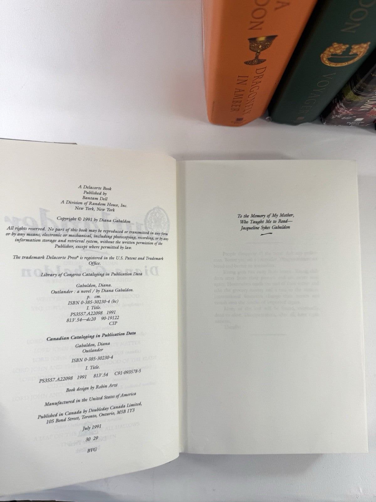 Outlander 8 Book Series, Graphic Novel, Outlandish Companion By Diana Galbadon