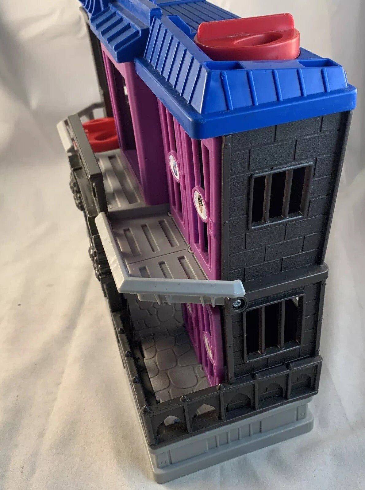 Imaginext 2012 Batman Gotham City Jail Playset DC Super Friends by Fisher Price