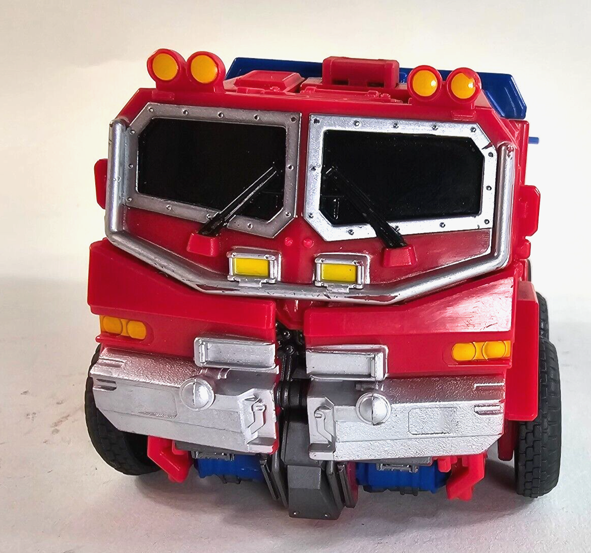 Transformers 2022 Cyberverse Adventures 9" Optimus Prime Smash Changer Figure