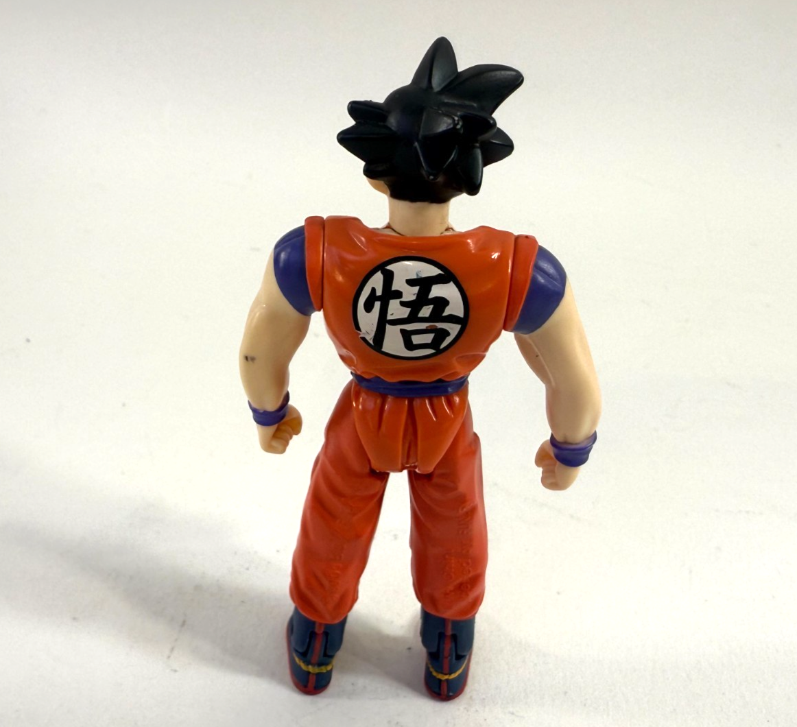 Irwin Toys 2001 Dragon Ball Z The Saga Continues 5" Goku Figure