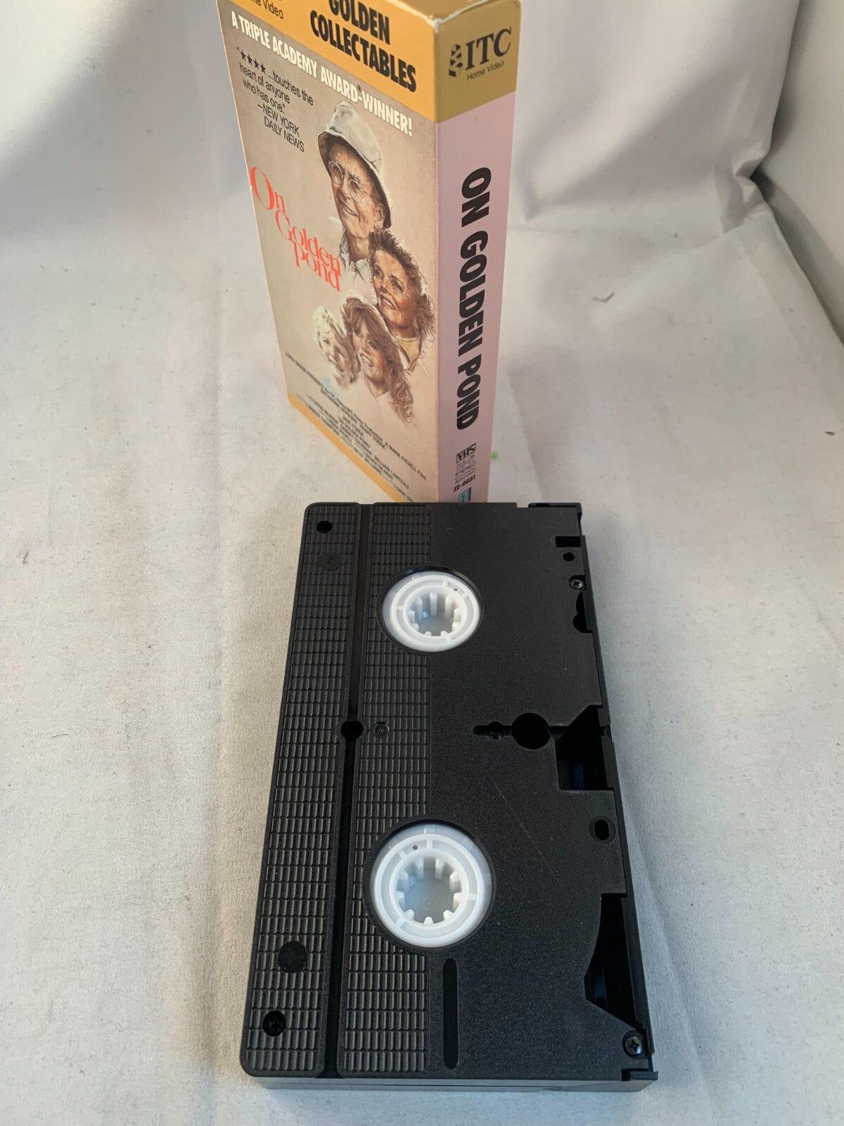 On Golden Pond (VHS, 1993) Tested and Working