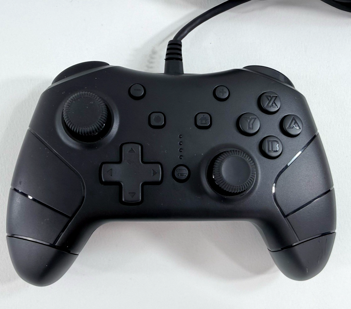 ONN. Wired Black Gaming Controller for Nintendo Switch - Tested and Working