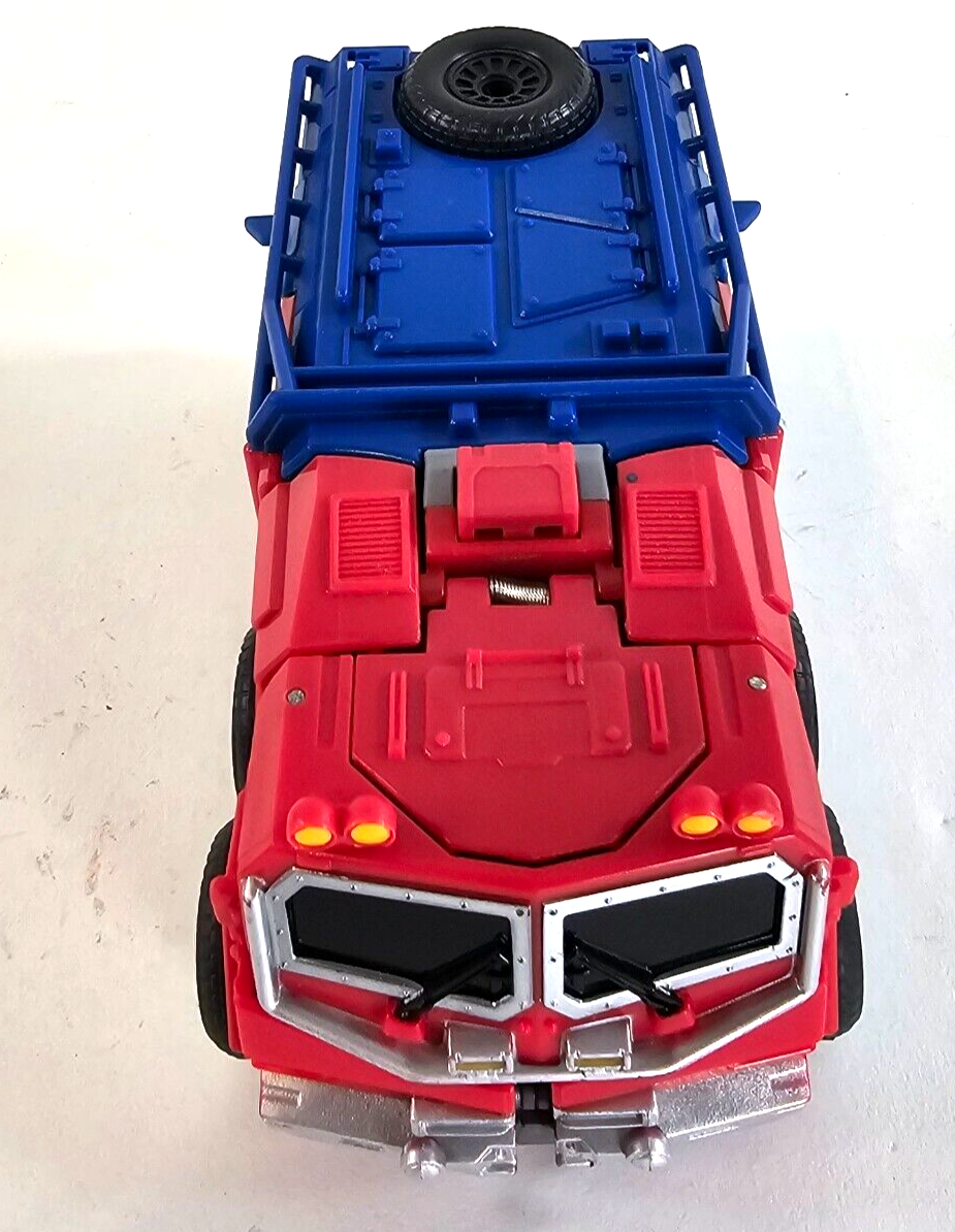 Transformers 2022 Cyberverse Adventures 9" Optimus Prime Smash Changer Figure