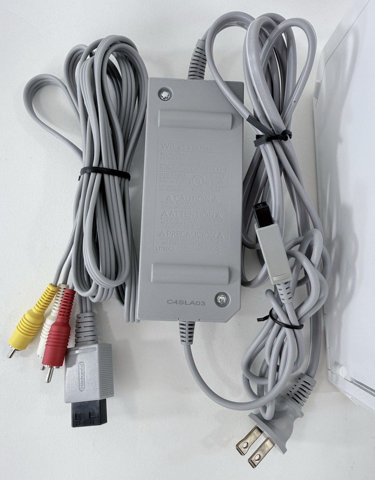 Nintendo Wii RVL-001 GameCube Compatible Console and Accessories - Tested