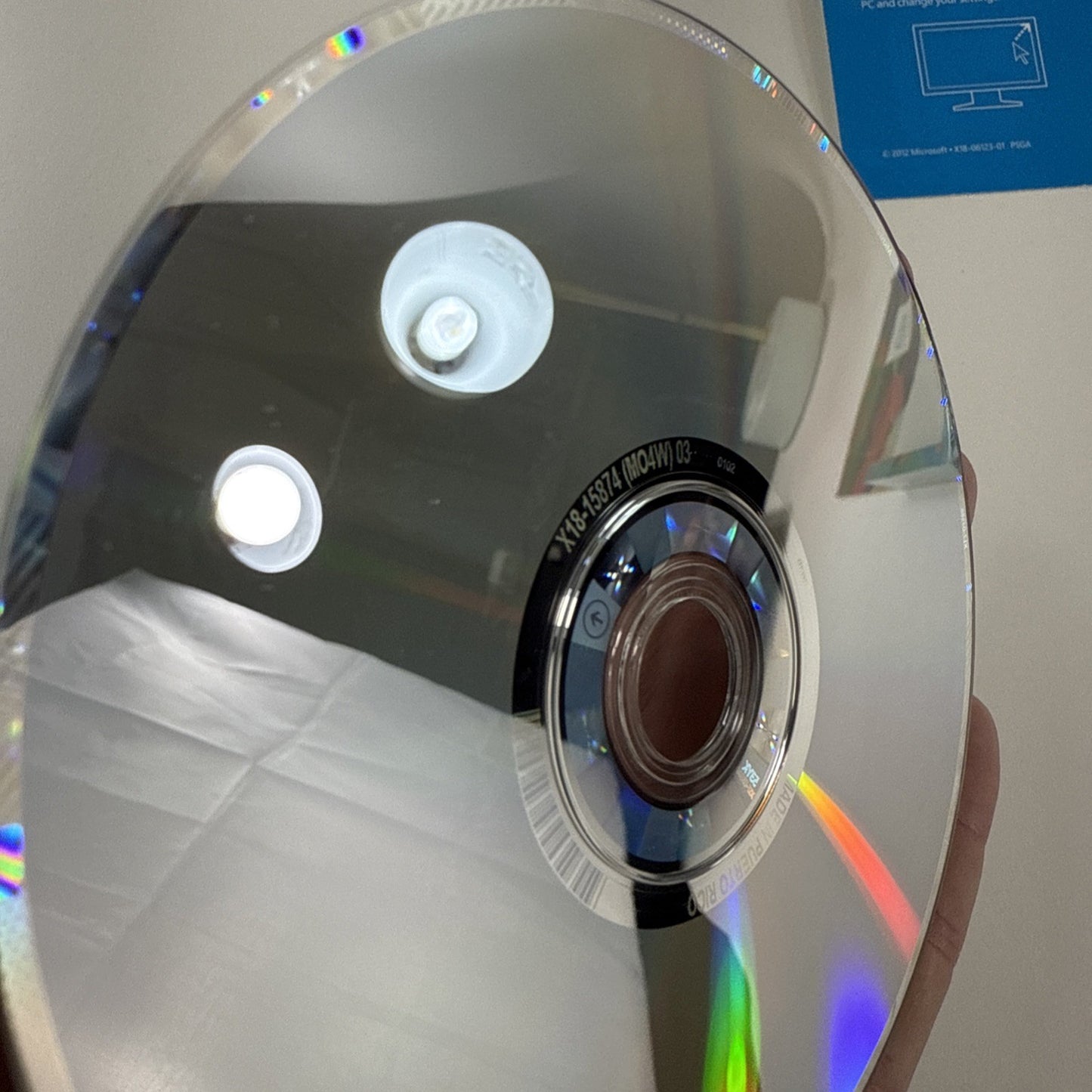 Microsoft 2012 Windows 8 Pro Upgrade for PC DVD - 34/64-bit Software only - Read